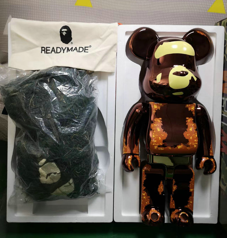 Hobby - 70cm BEARBRICK 1000% BAPE READYMADE Bear King ABS Action Figure Boxed