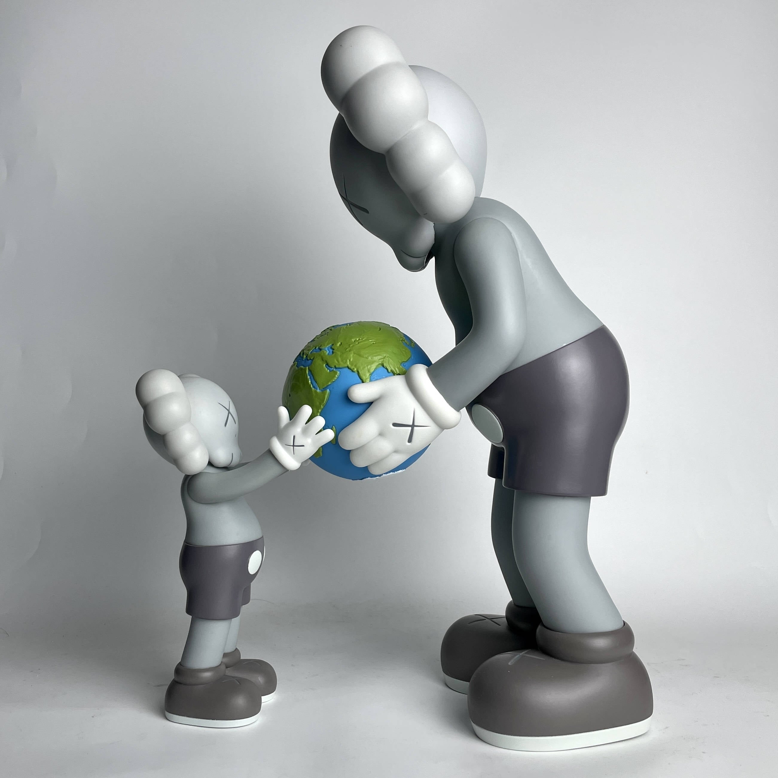 KAWS The Promise – FuGui Tide play