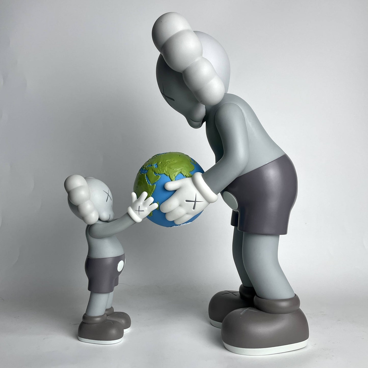 Hobby - 35CM Grey Art KAWS The Promise Earth Qatar Factory Without Box