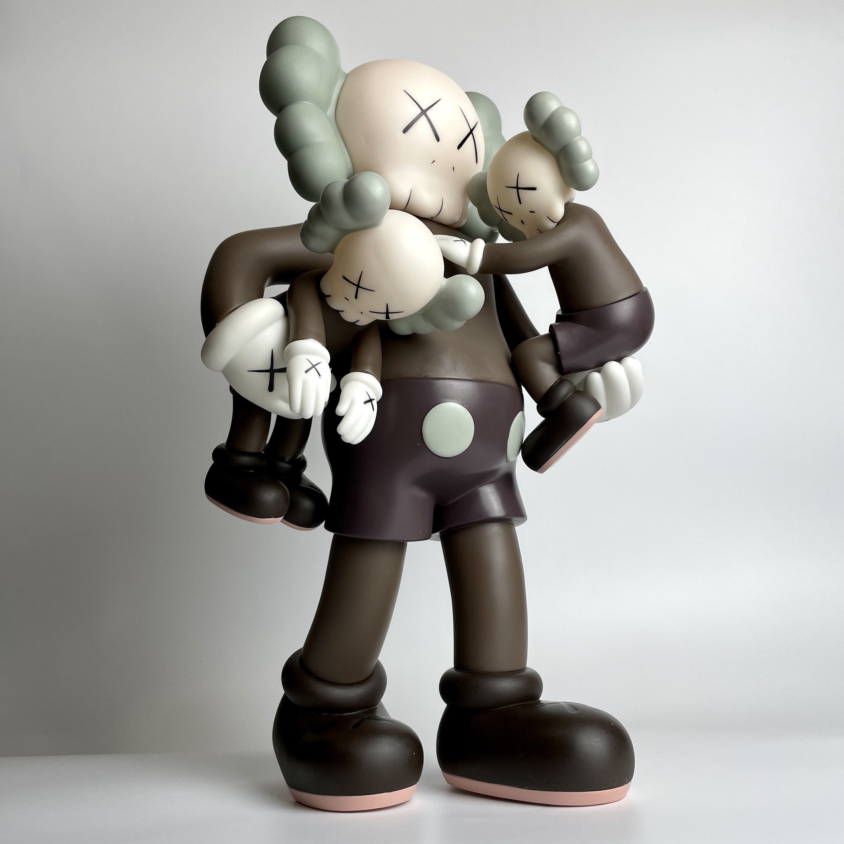 KAWS Clean Slate Companion – FuGui Tide play