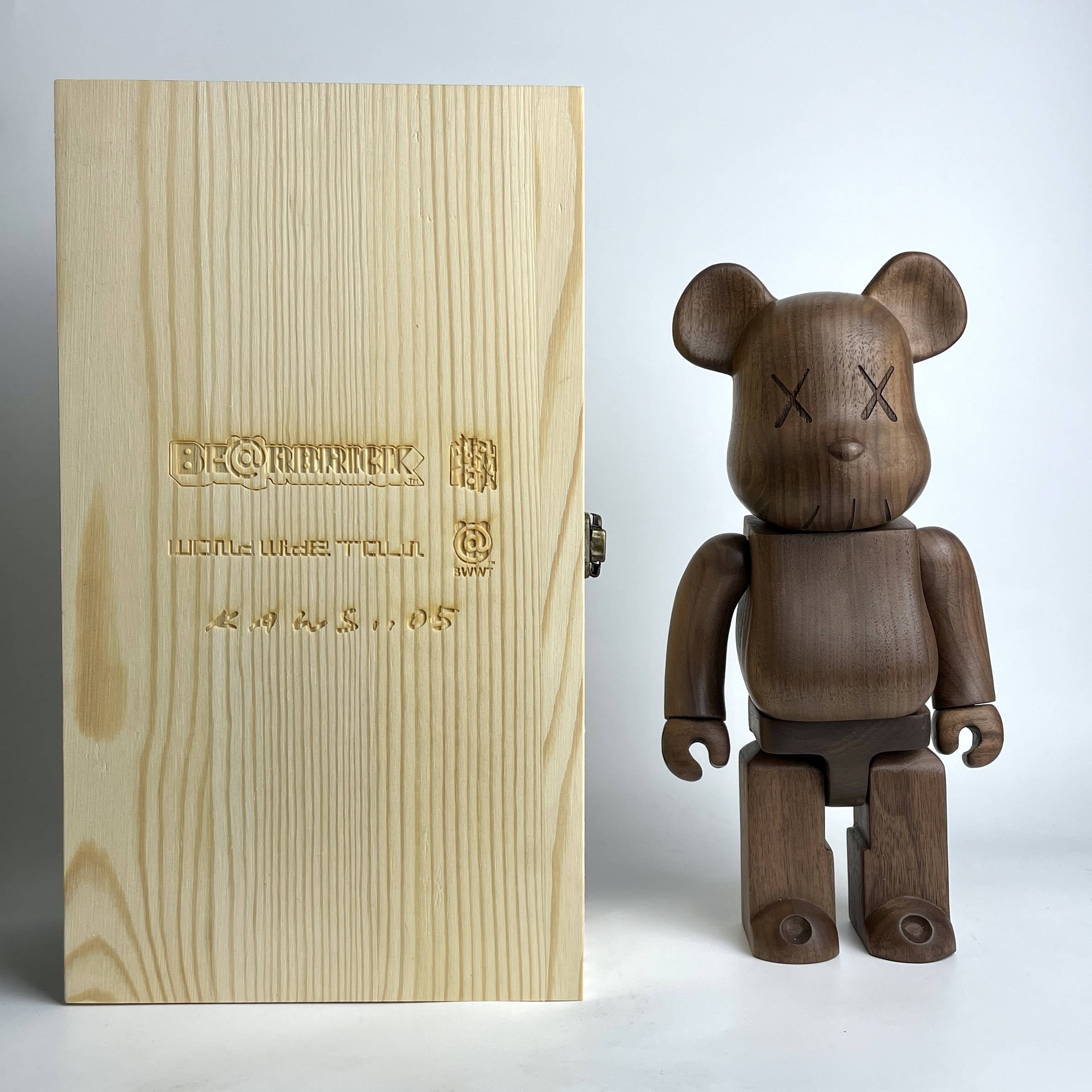 KAWS Bearbrick Wooden – FuGui Tide play