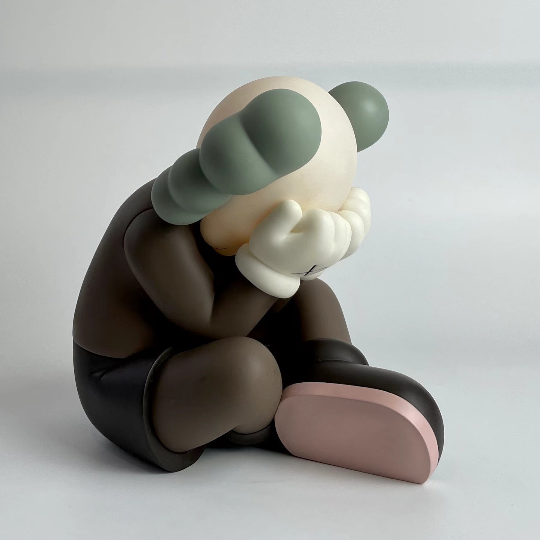 KAWS Separated Anime Figure – FuGui Tide play