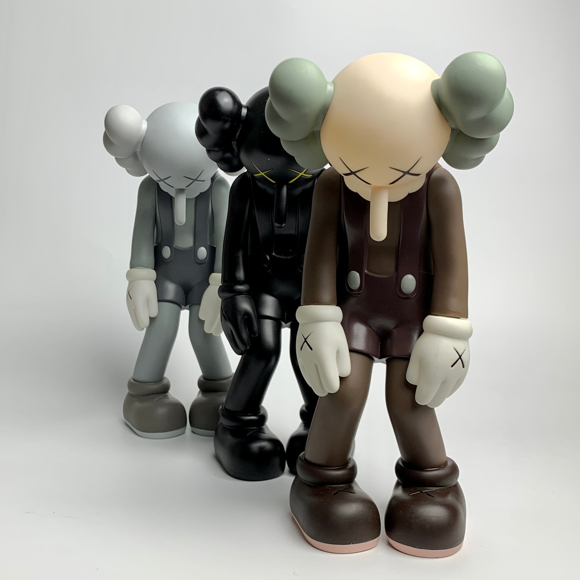 KAWS Small Lie Companion – FuGui Tide play